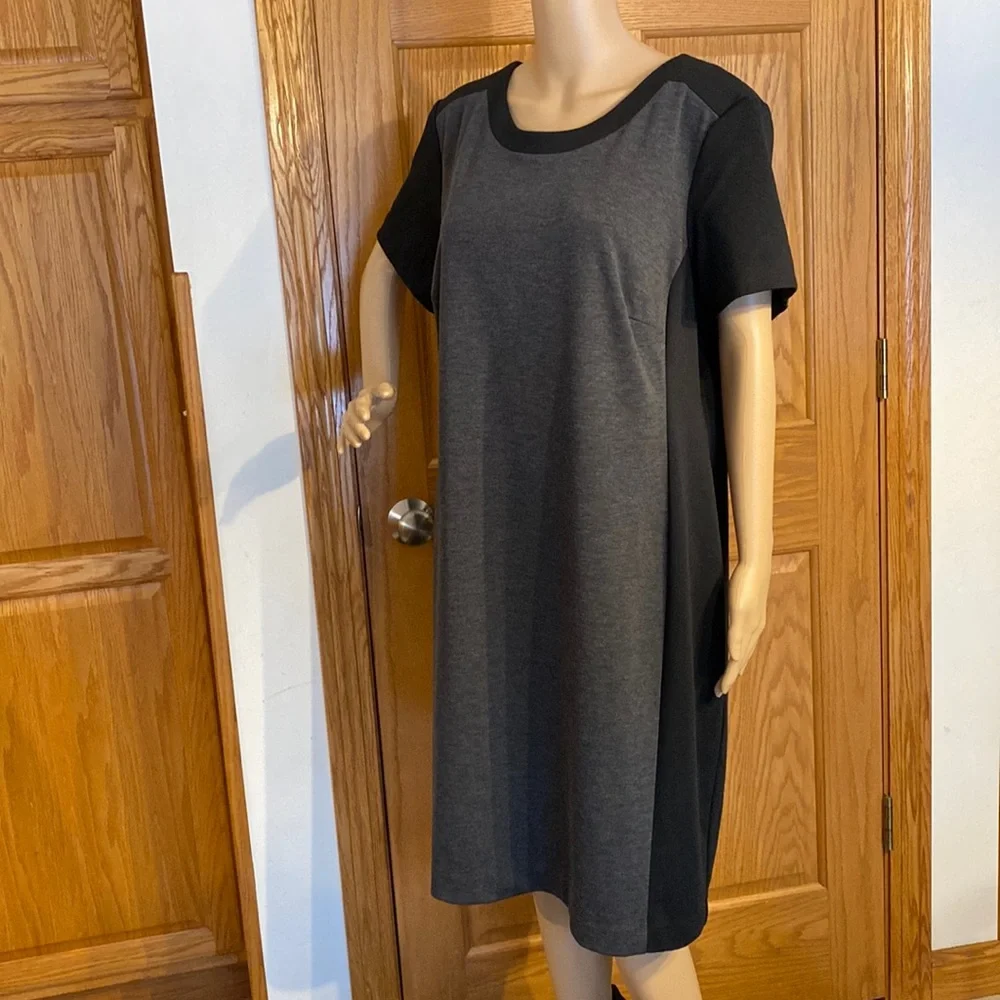 George 3X black and heather gray dress with back kick and long zipper in…